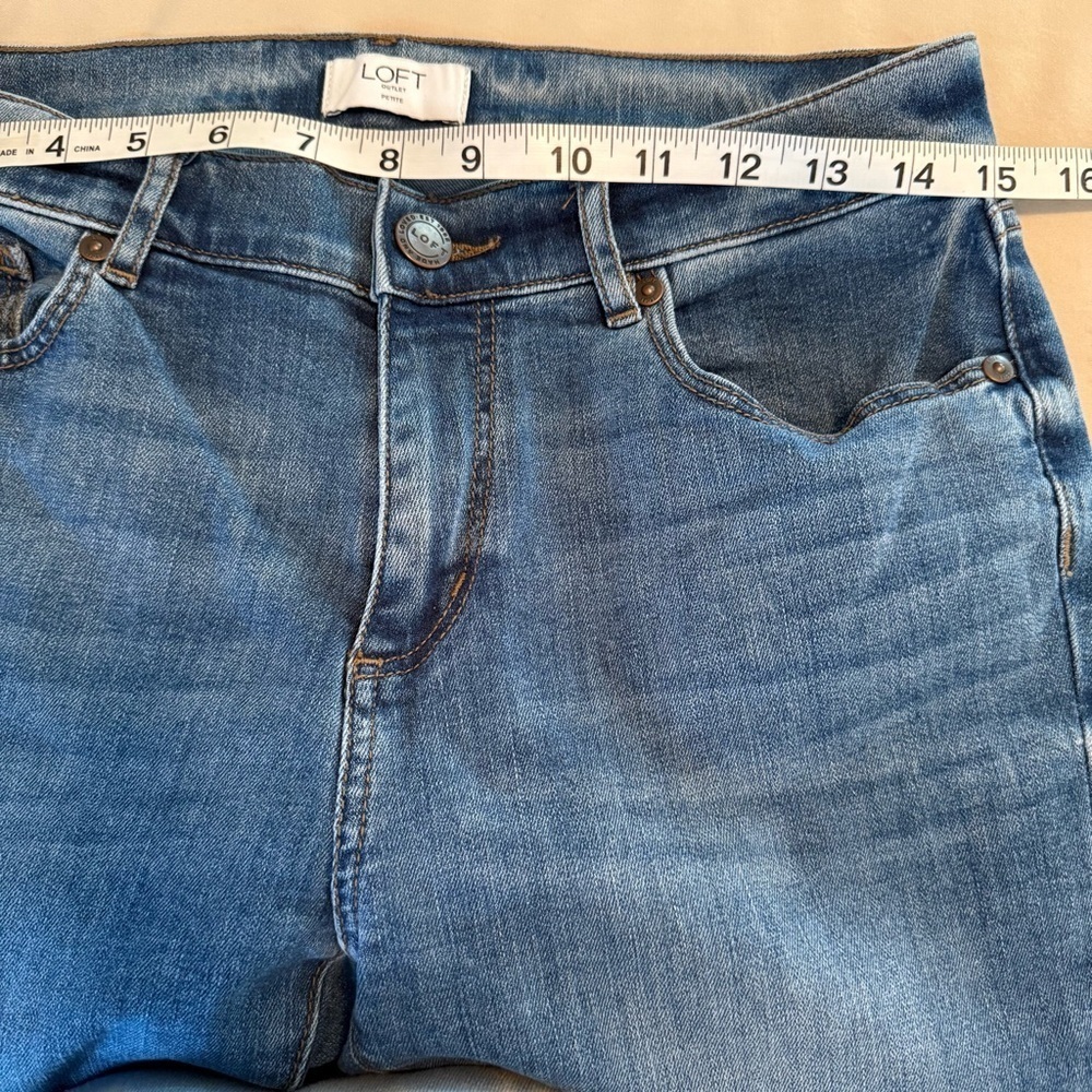 Loft Women Size 8 Petite Modern Skinny Med Wash Mid Rise Tulip Cut Raw Hem Jeans - Picture 7 of 9